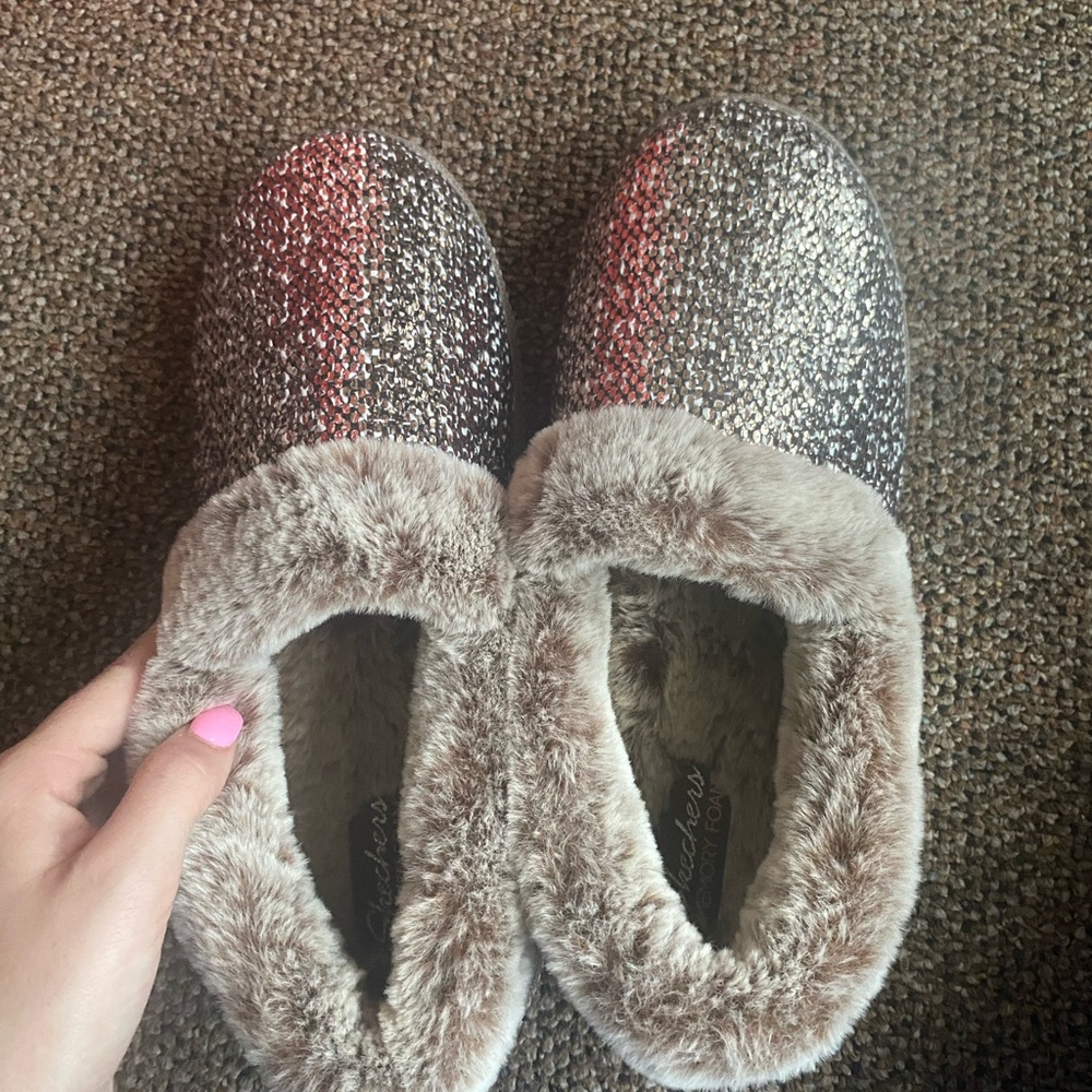 Sketchers memory foam slippers size 9